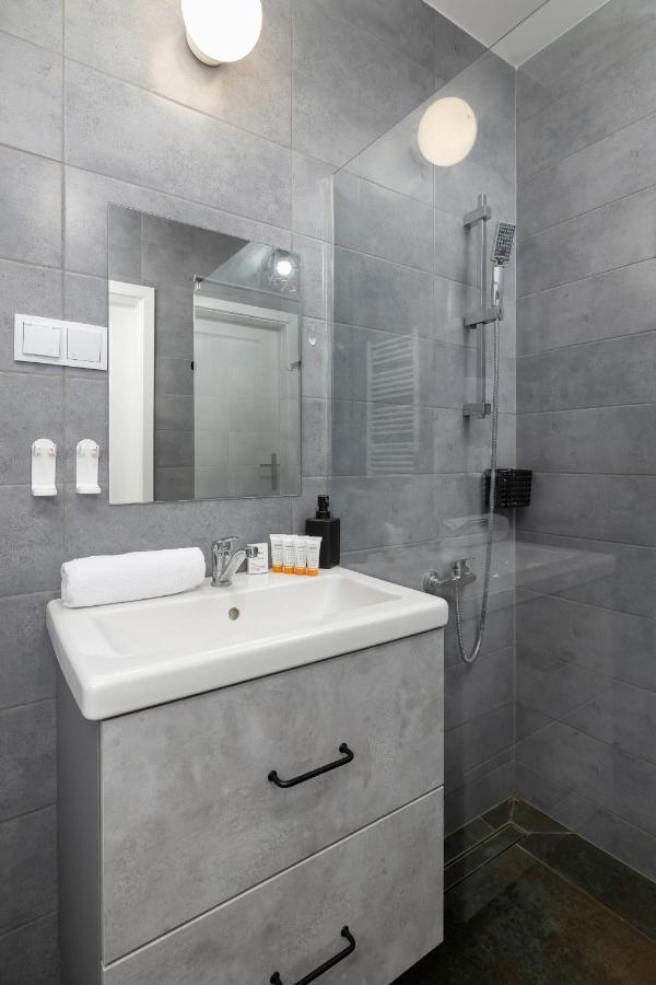 Comfy Apartment Pachonskiego With Parking In Krakow By Noclegi Renters Exterior photo
